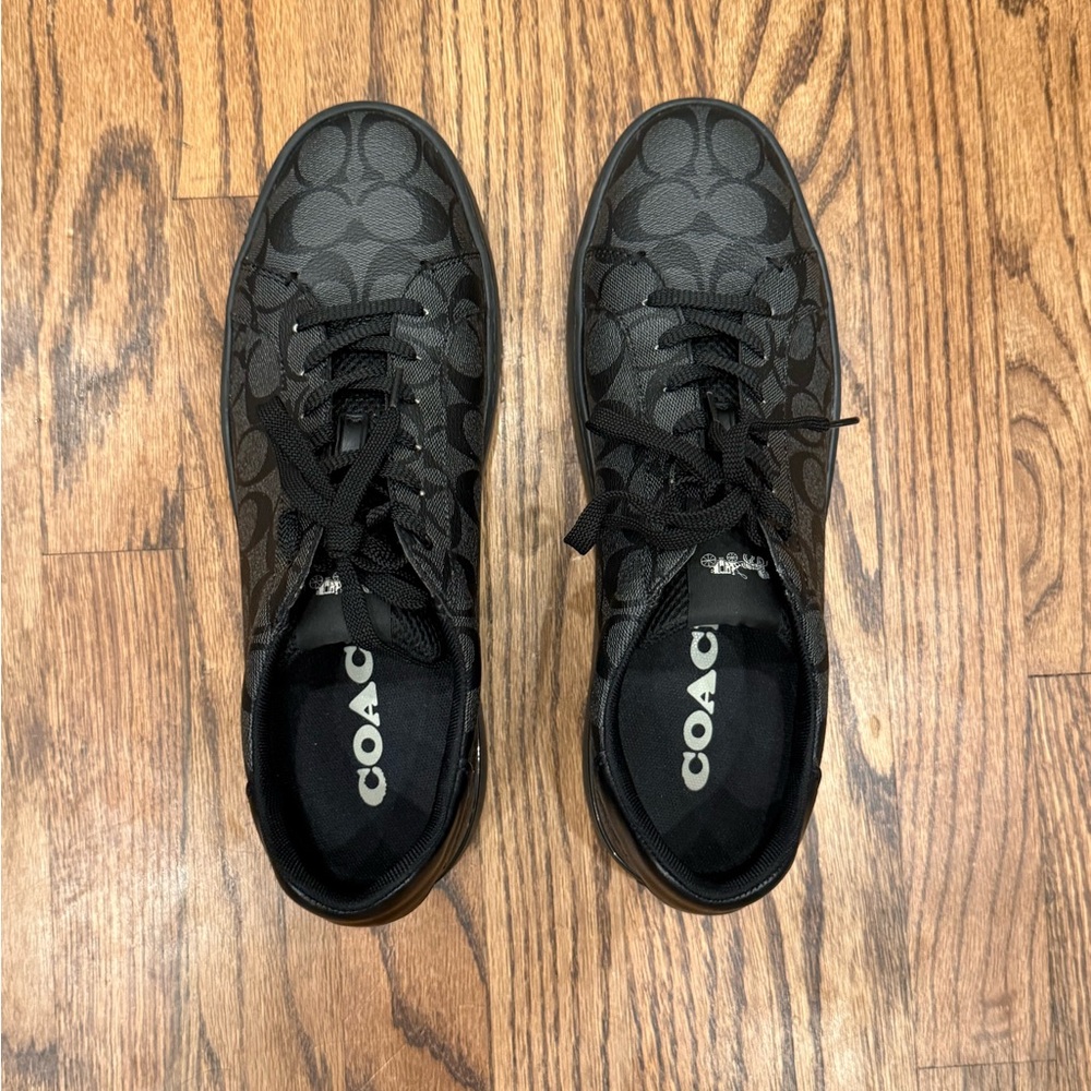 Like new Coach Black Monogram Signature Sneakers 11.5